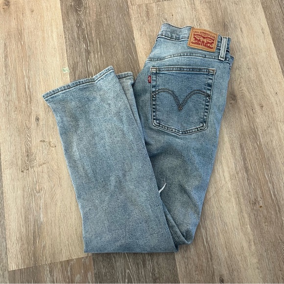 Levis Denim Jeans Size 31 with distressed knees high rise button fly light wash - Picture 2 of 12